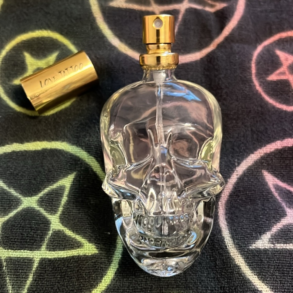 VINTAGE💀HOT TOPIC SKULL ☠️LOVE TATTOO PERFUME BOTTLE🫶🏼PERSONAL COLLECTION ✌🏻